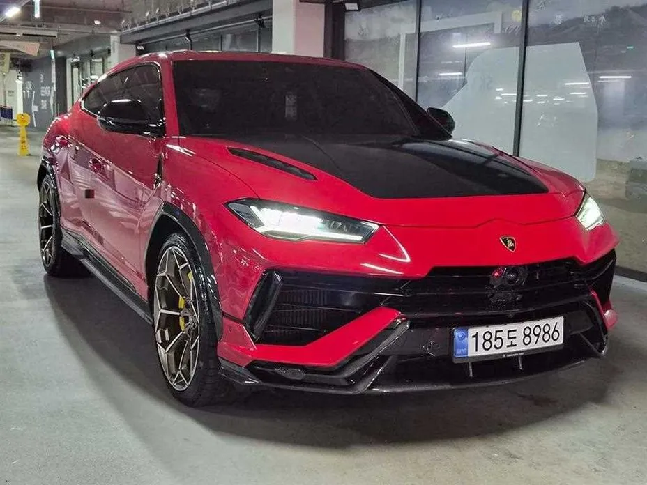 Lamborghini Urus — фото 1