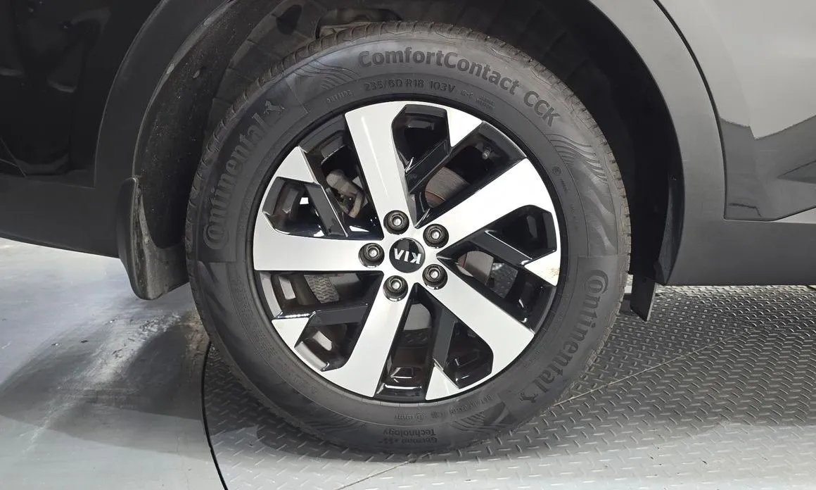 Kia Sorento — фото 5