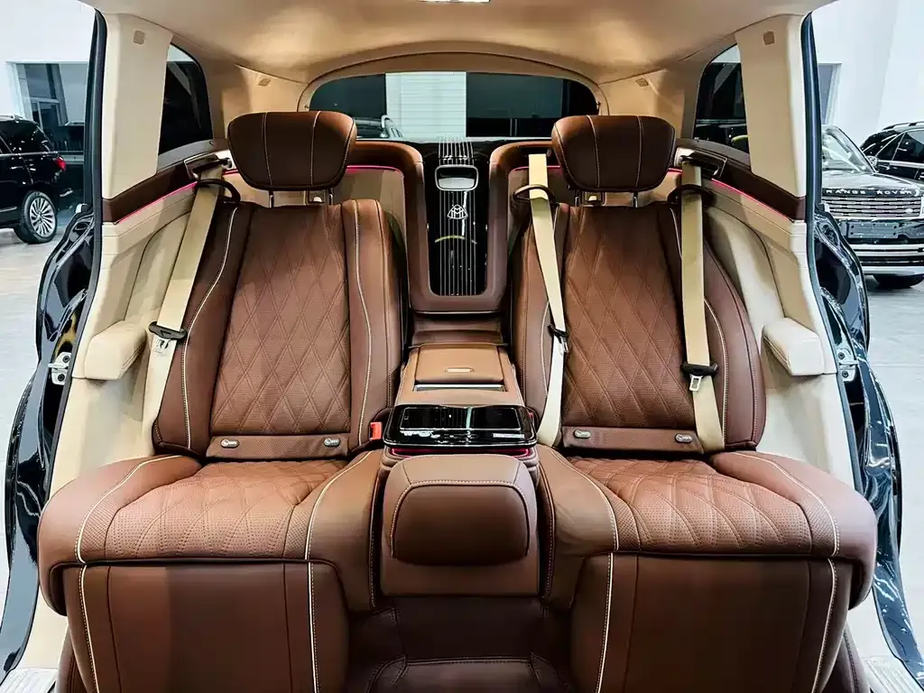 Mercedes-Benz GLS — фото 6