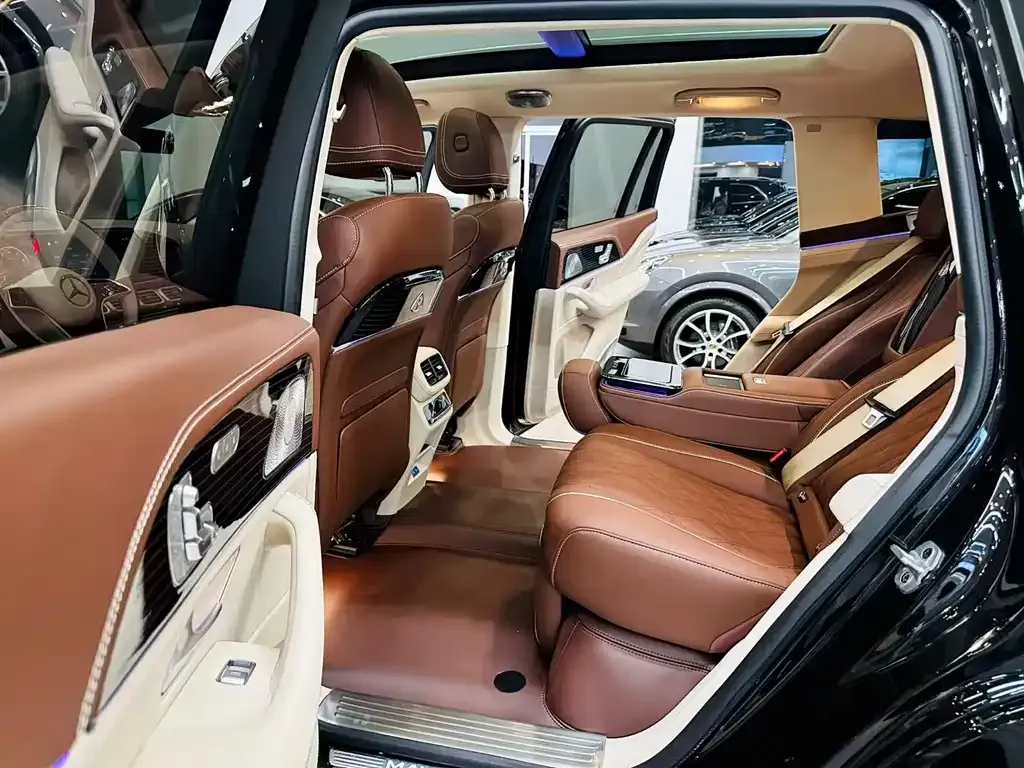 Mercedes-Benz GLS — фото 9