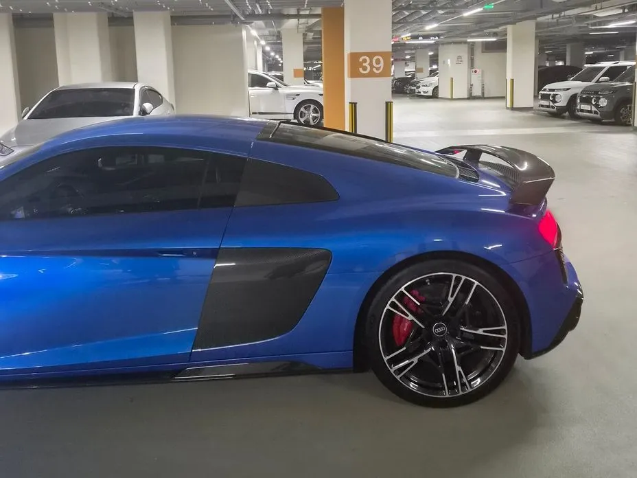 Audi R8 — фото 10