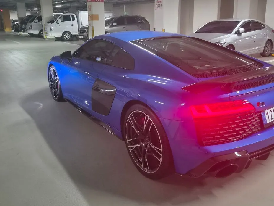 Audi R8 — фото 8