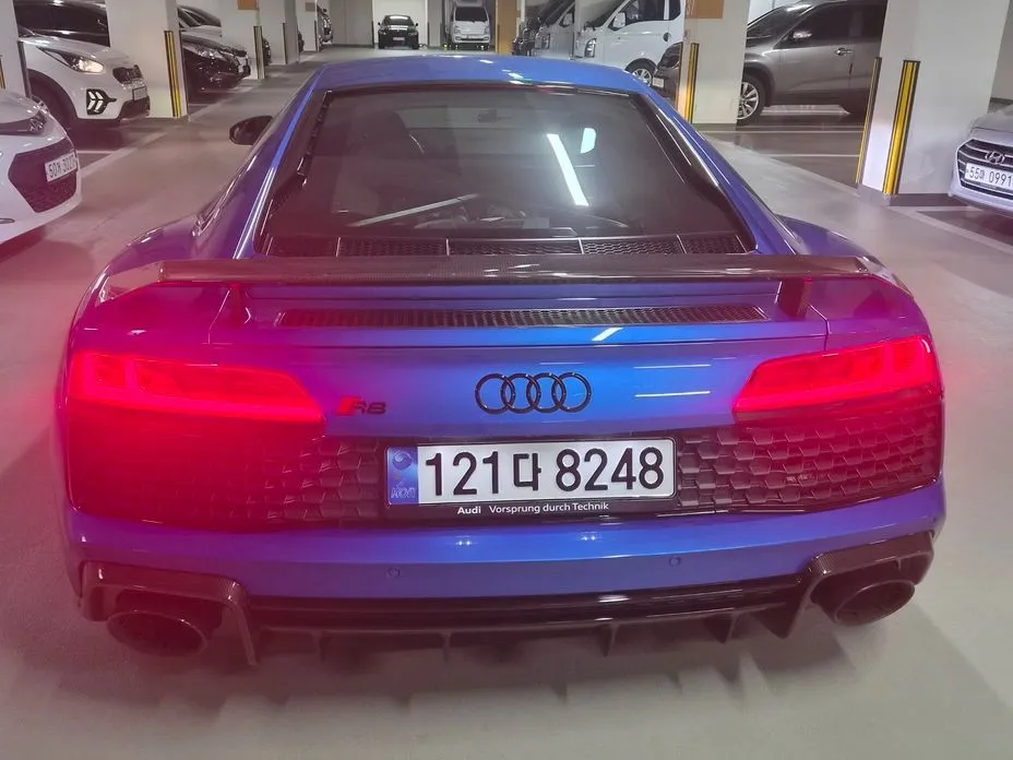 Audi R8 — фото 6