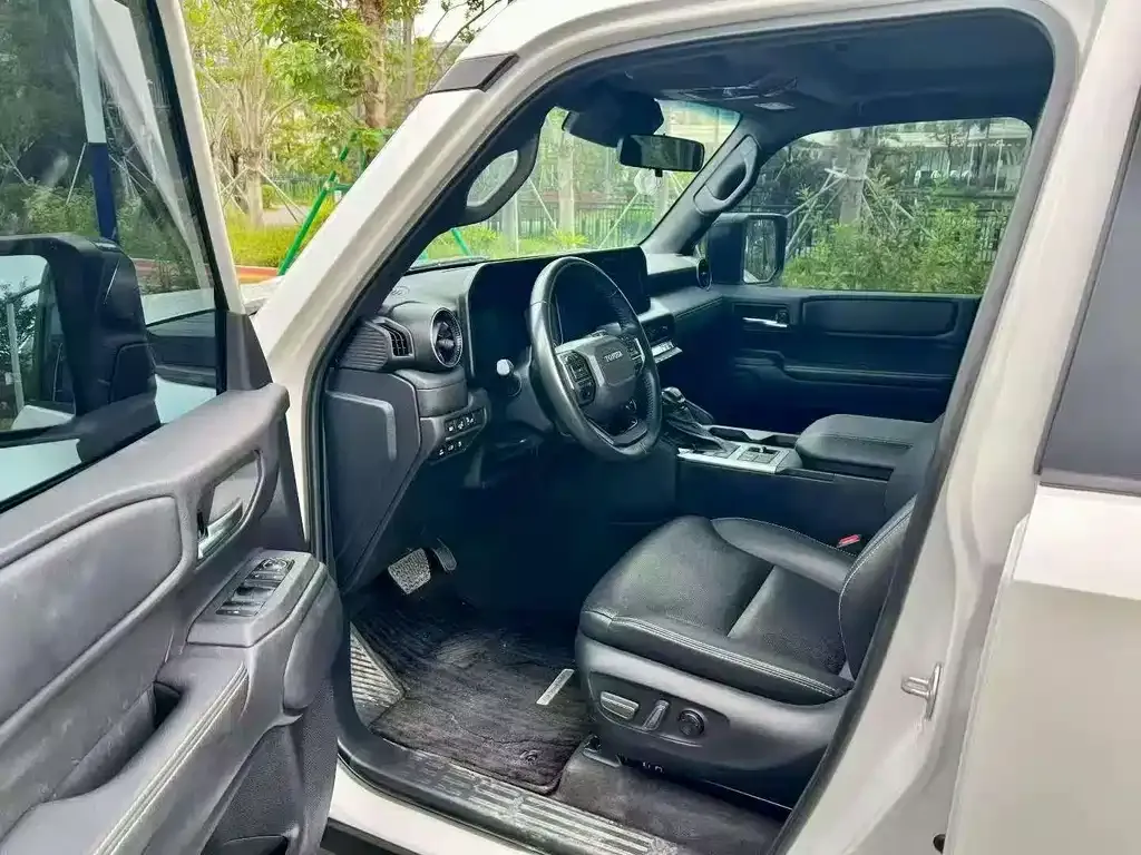 Toyota Prado — фото 2