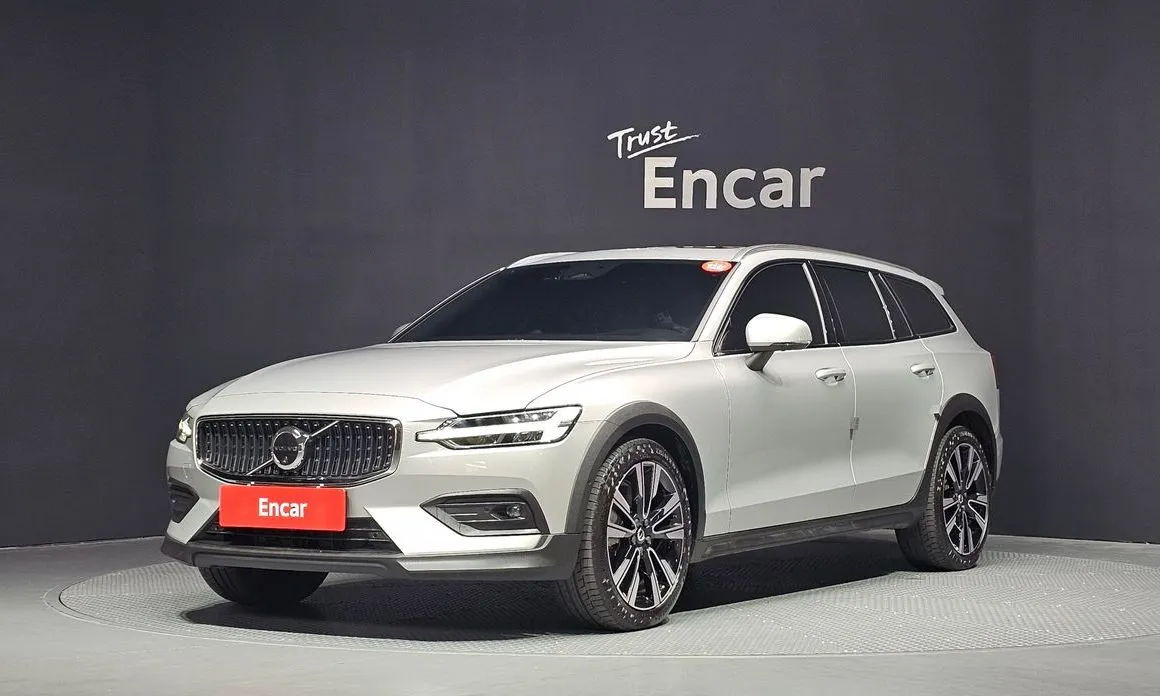 Volvo V60 — фото 1