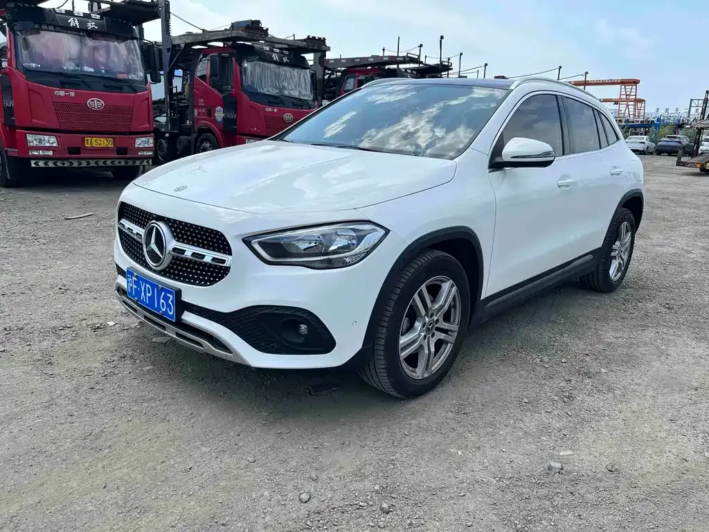 Mercedes-Benz GLA — фото 1