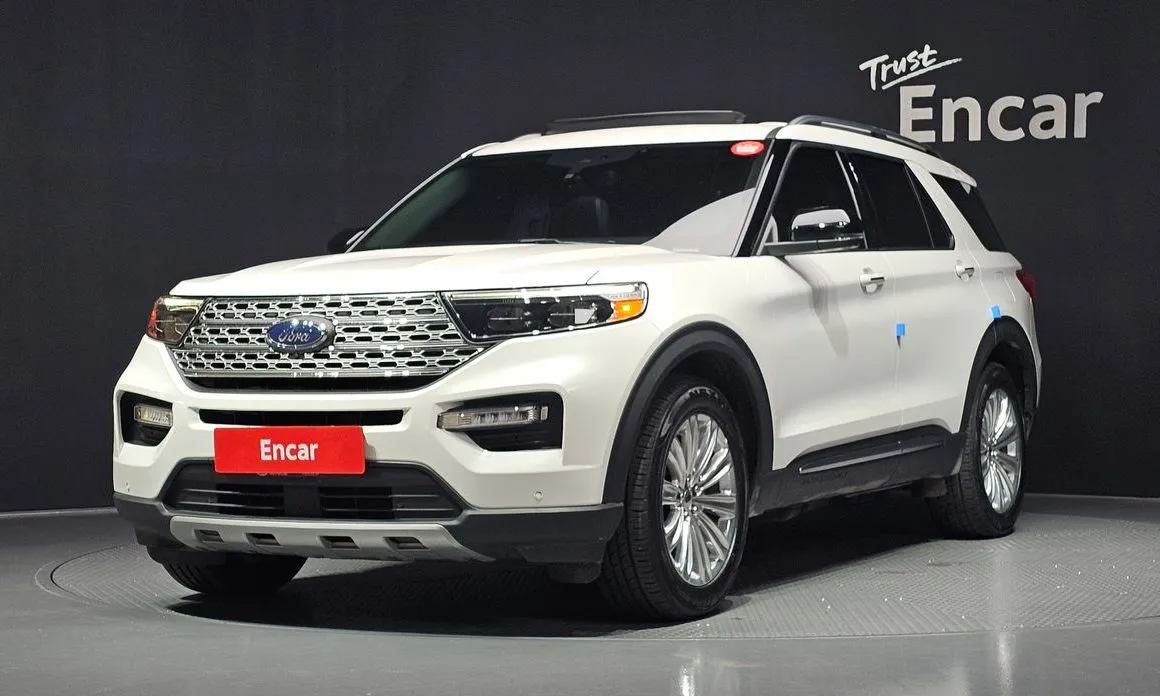 Ford Explorer — фото 1