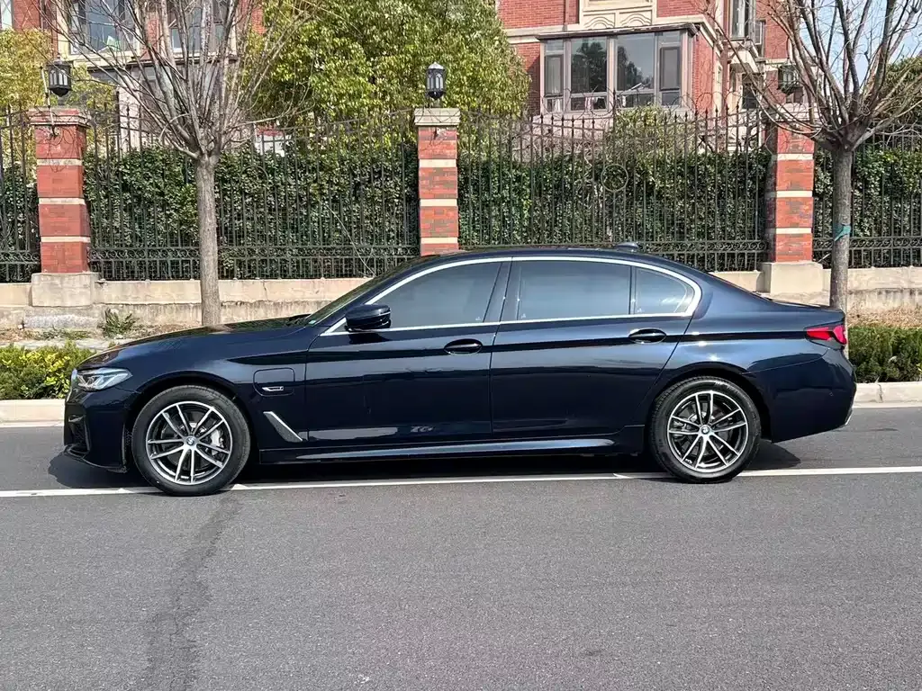 BMW 5 Series New Energy — фото 5
