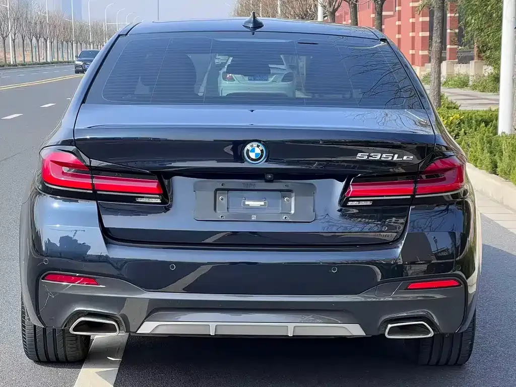 BMW 5 Series New Energy — фото 9