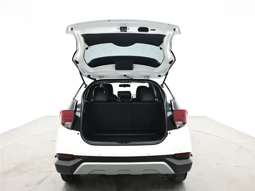 Toyota Yaris L — фото 4