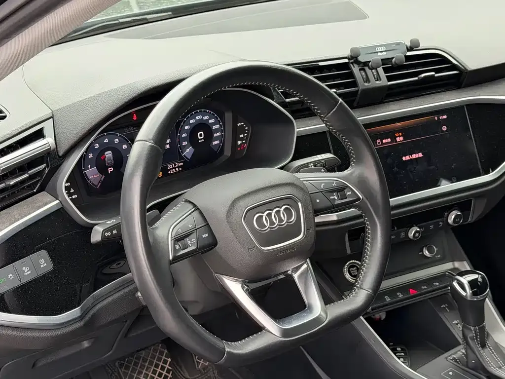 Audi Q3 — фото 3