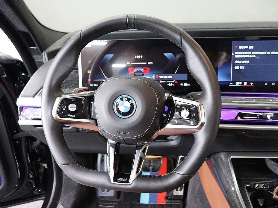 BMW i7 — фото 5