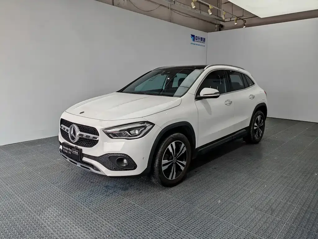 Mercedes-Benz GLA — фото 1