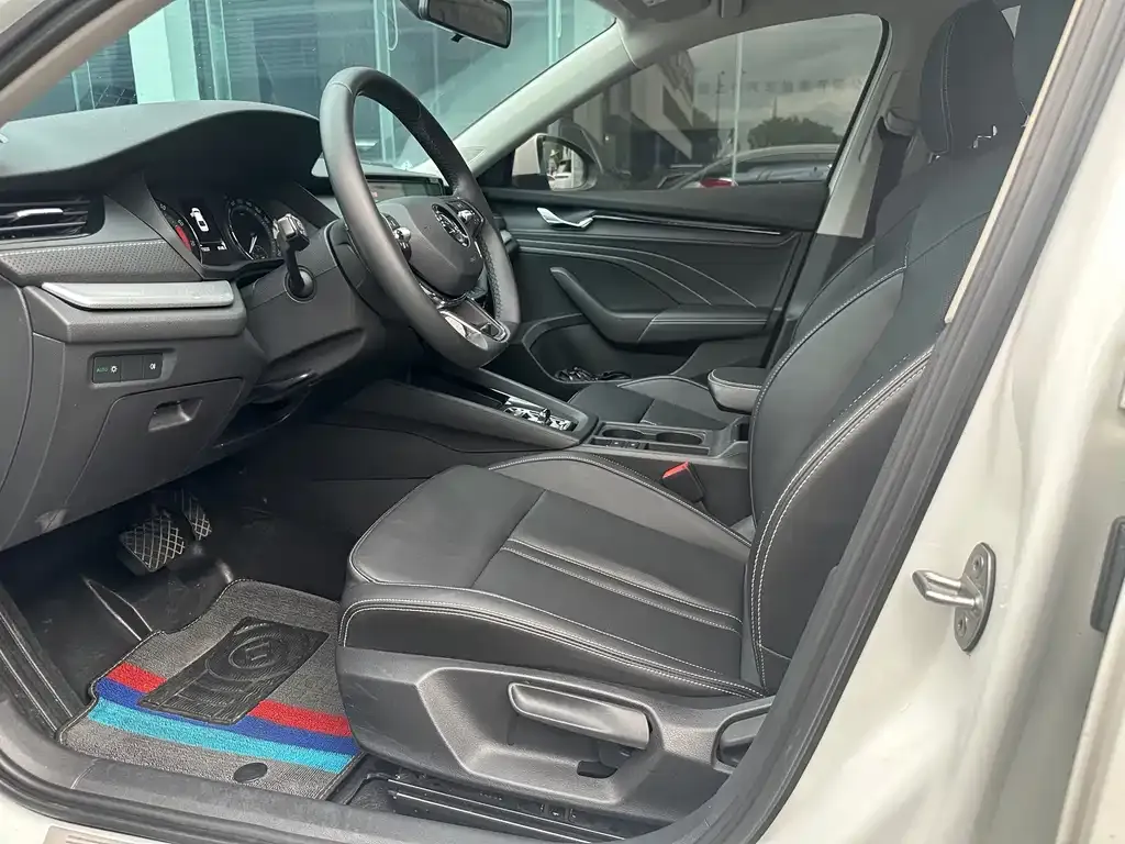 Skoda Octavia — фото 3