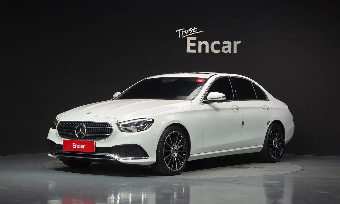 Mercedes-Benz E-Class — фото 1