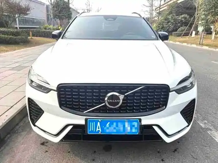 Volvo XC60 — фото 7