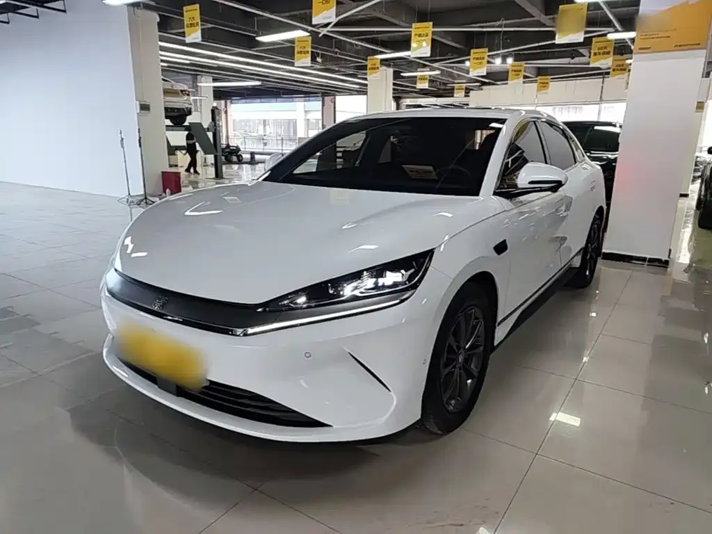 BYD Qin L — фото 1