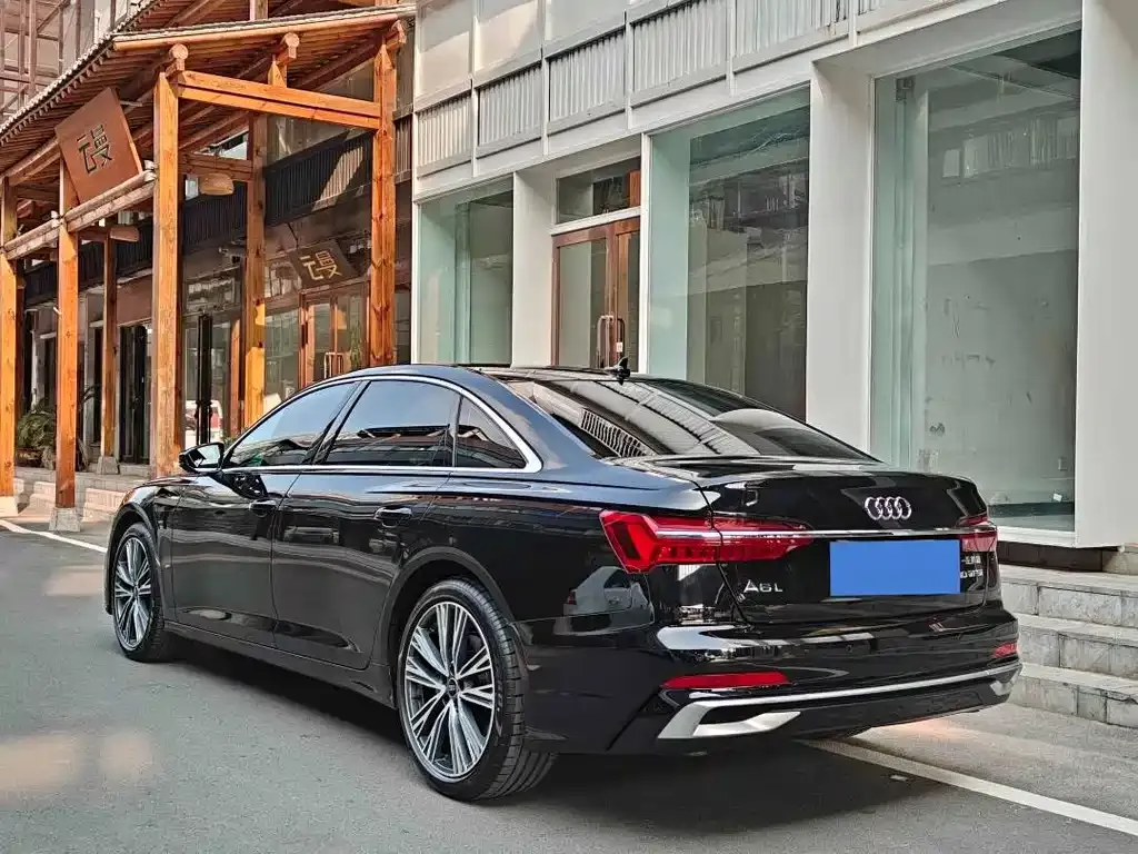 Audi A6L — фото 7