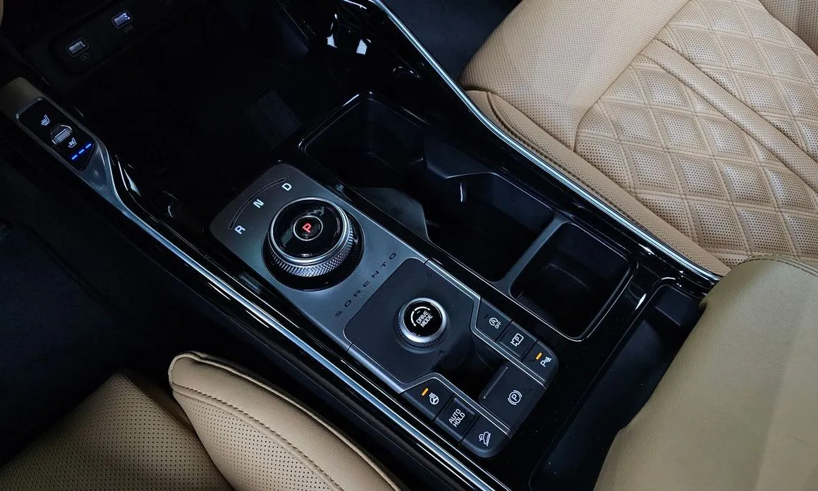 Kia Sorento — фото 5