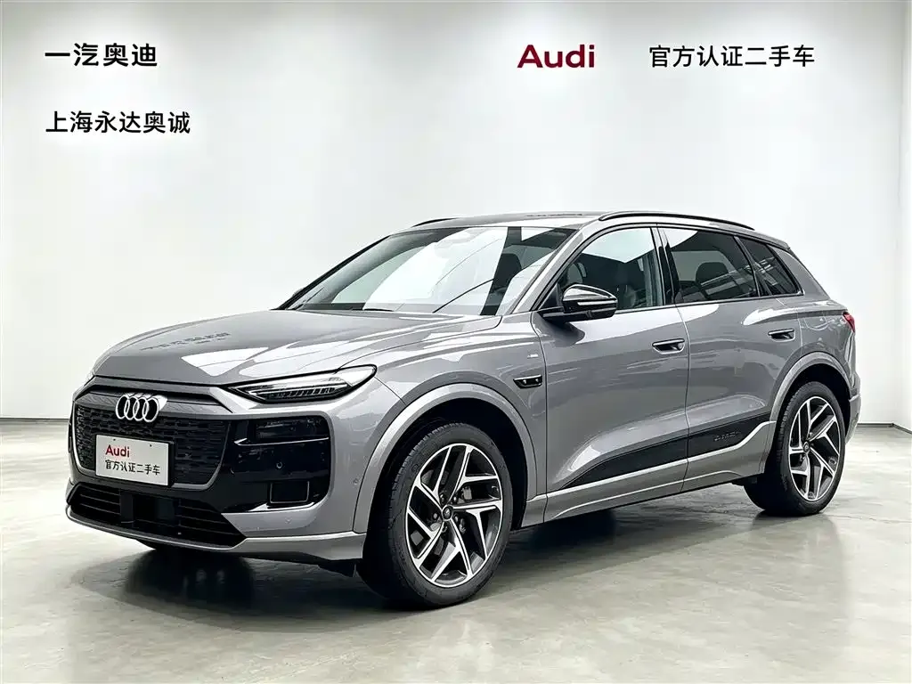 Audi Q6L e-tron — фото 1