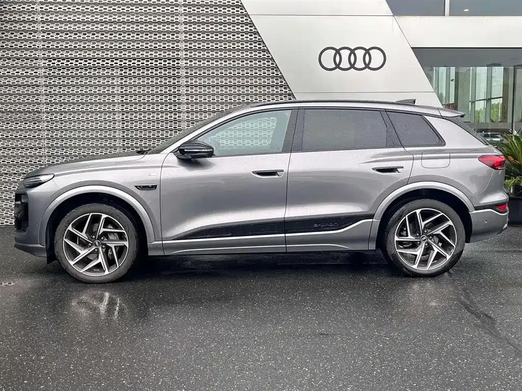 Audi Q6L e-tron — фото 7