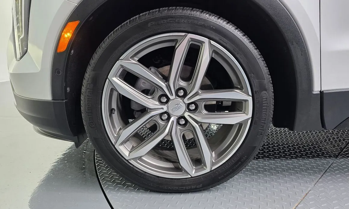 Cadillac XT4 — фото 8