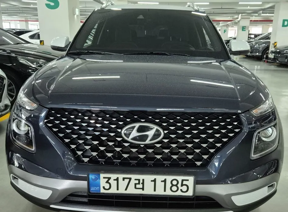 Hyundai Venue — фото 1