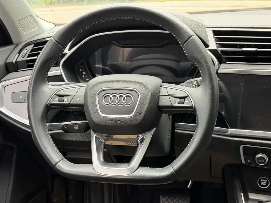 Audi Q3 — фото 5