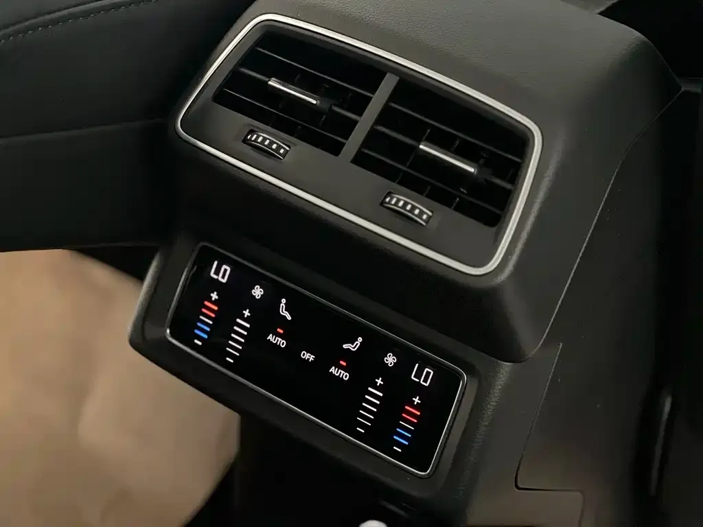 Audi e-tron — фото 4
