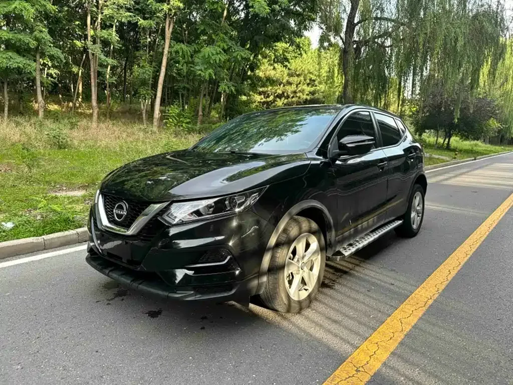 Nissan Qashqai — фото 1