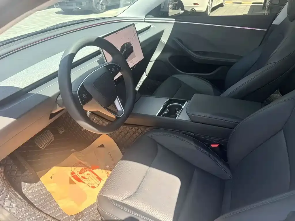 Tesla Model 3 — фото 3