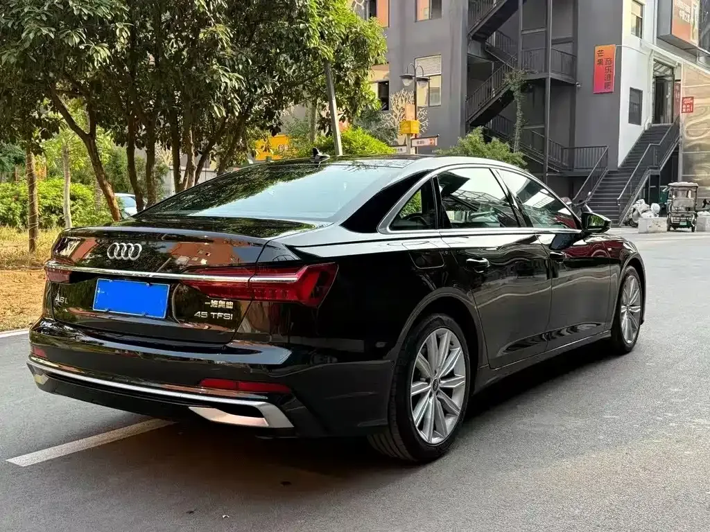 Audi A6L — фото 6