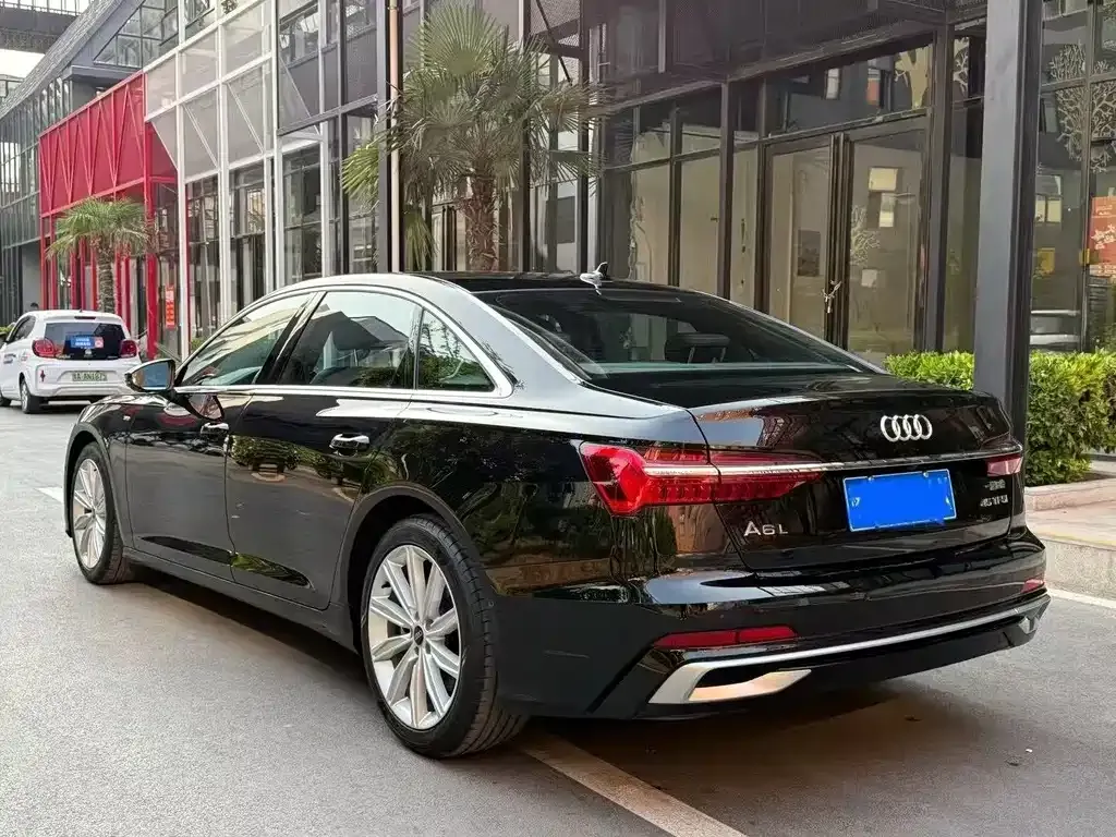 Audi A6L — фото 5