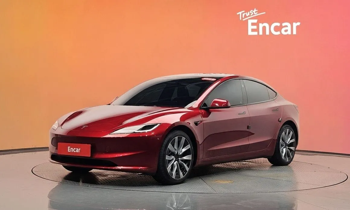 Tesla Model 3 — фото 1