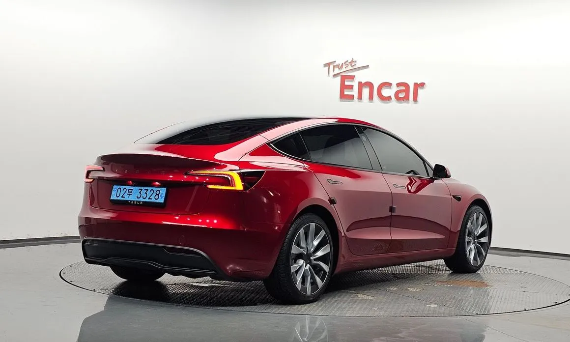Tesla Model 3 — фото 2