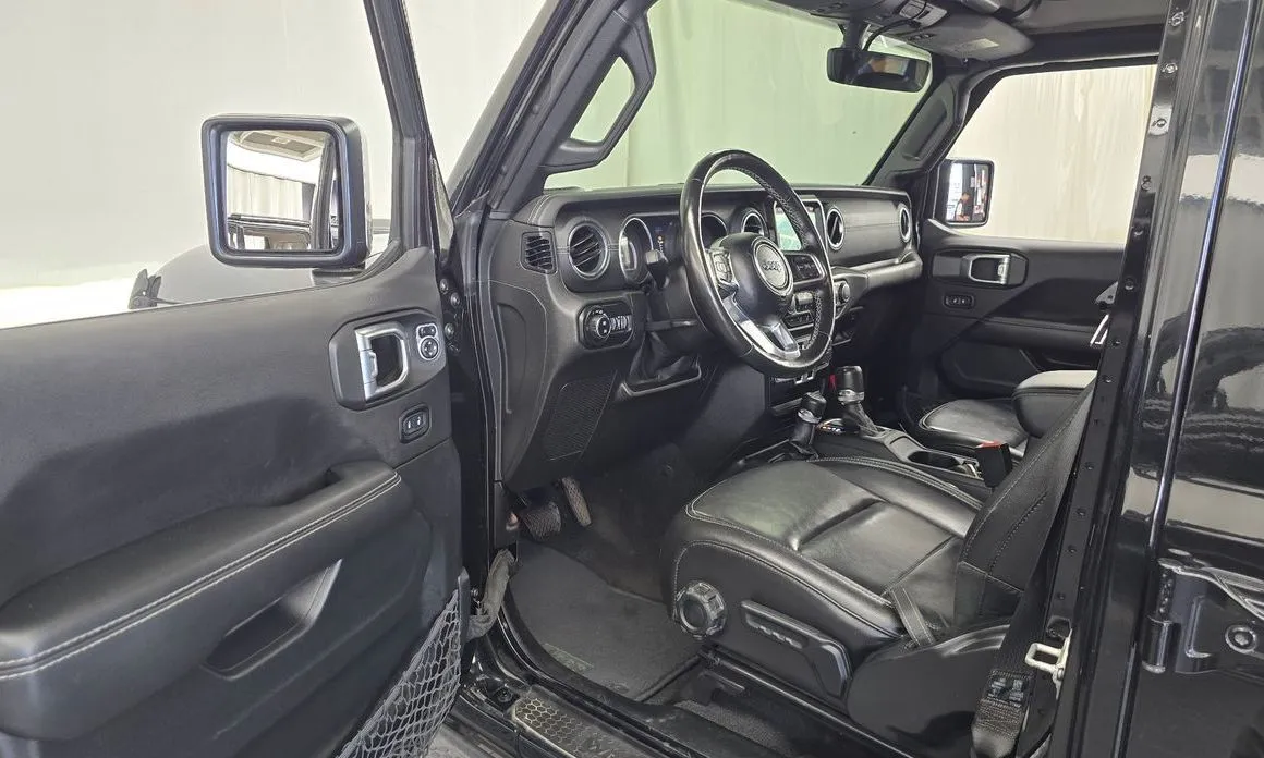 Jeep Wrangler — фото 9