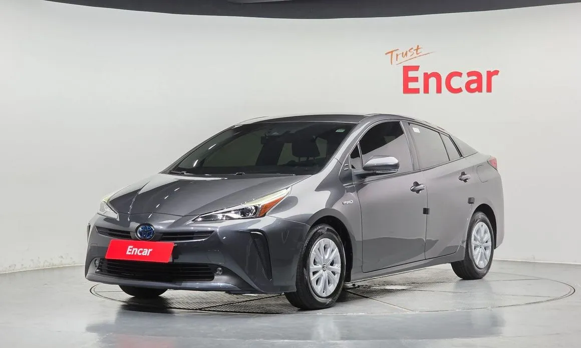 Toyota Prius — фото 1