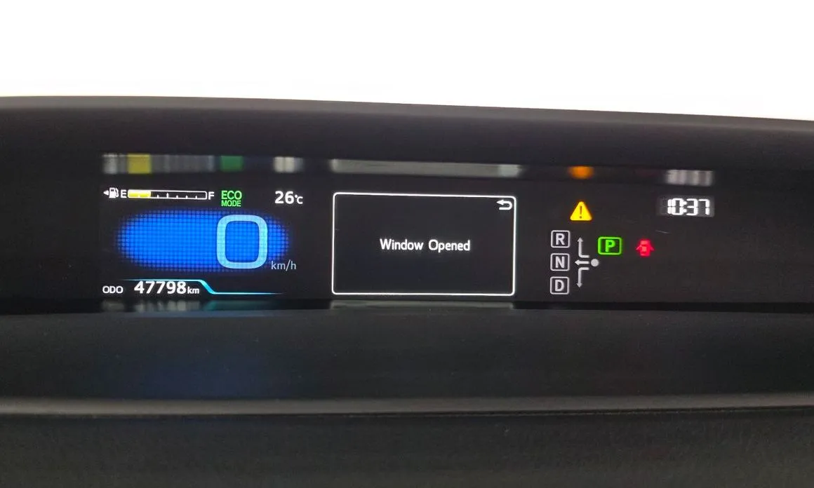 Toyota Prius — фото 5