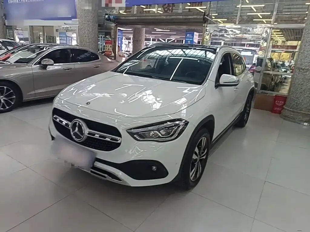 Mercedes-Benz GLA — фото 1
