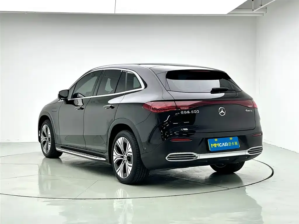 Mercedes-Benz EQE SUV — фото 6