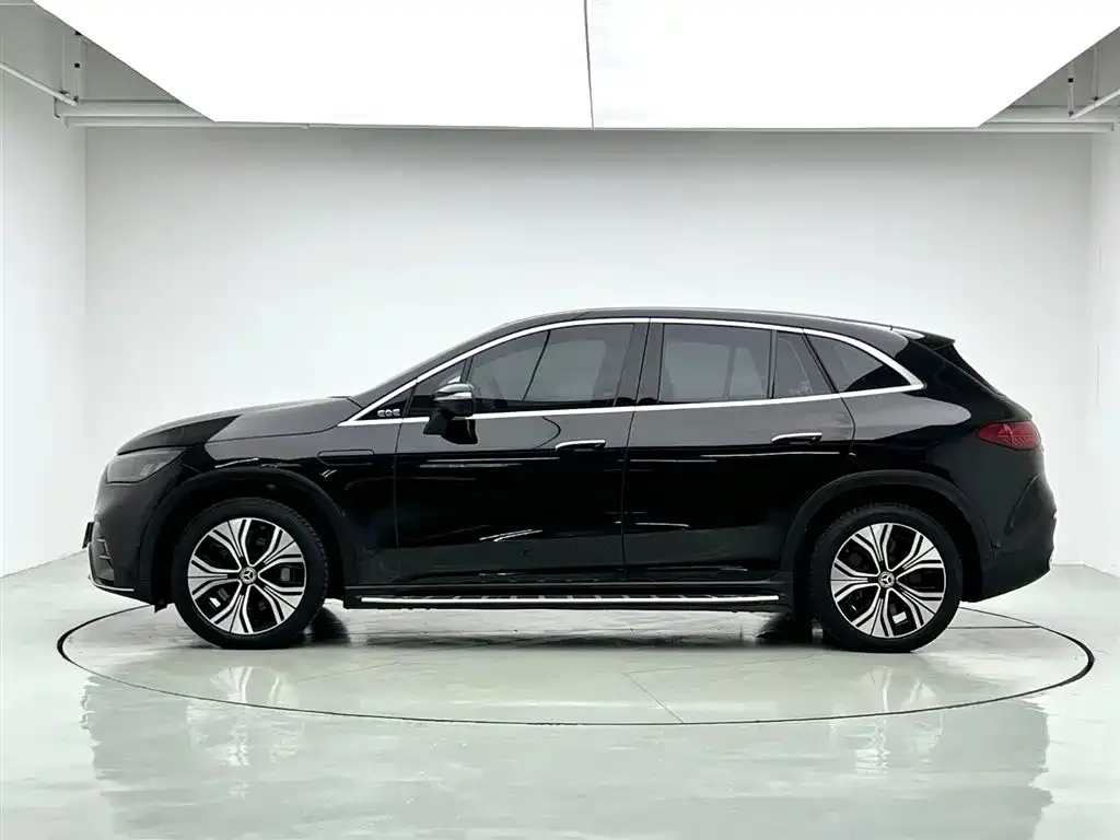 Mercedes-Benz EQE SUV — фото 2