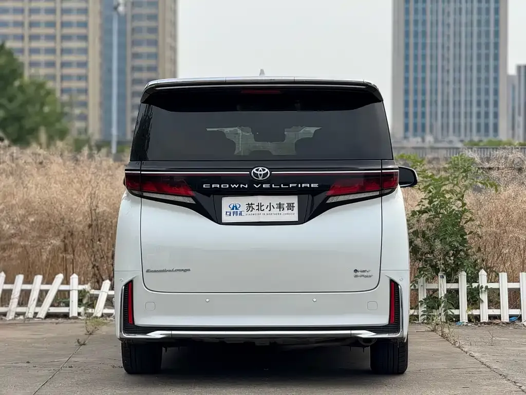 Toyota Vellfire — фото 6