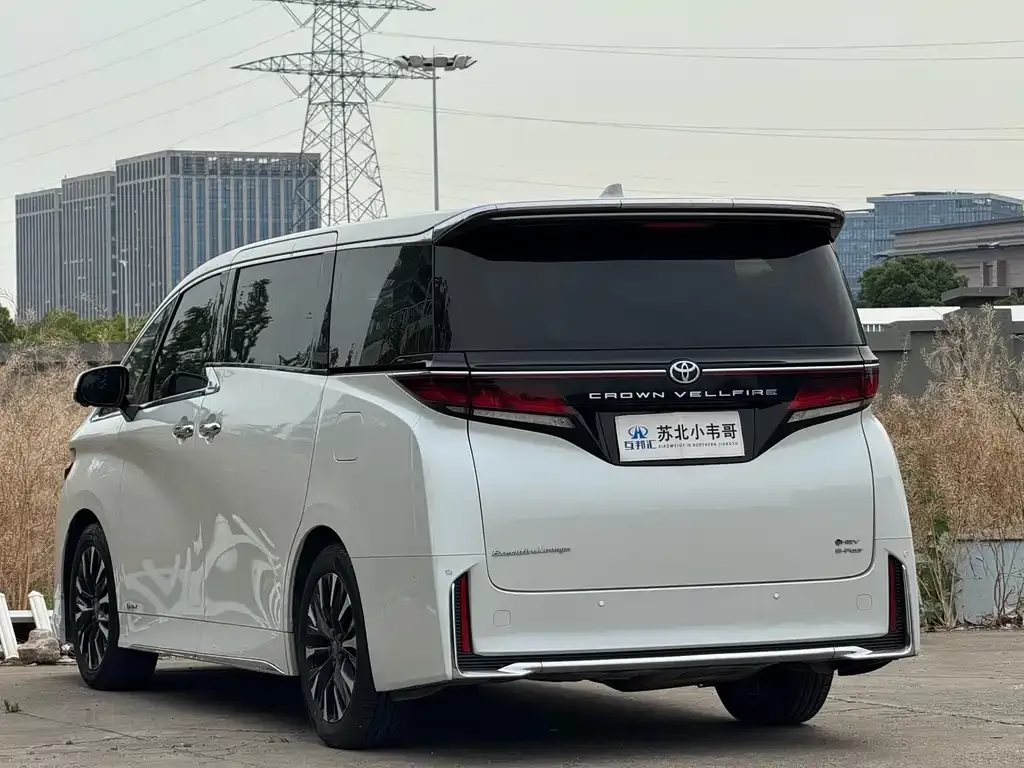 Toyota Vellfire — фото 4