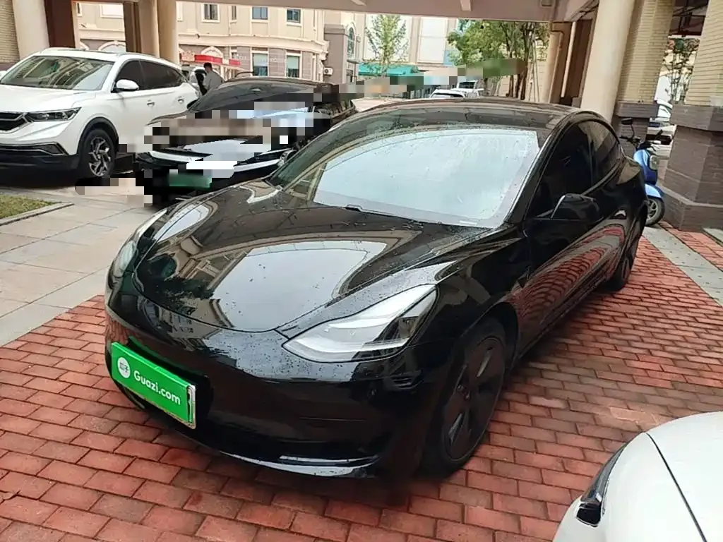 Tesla Model 3 — фото 1