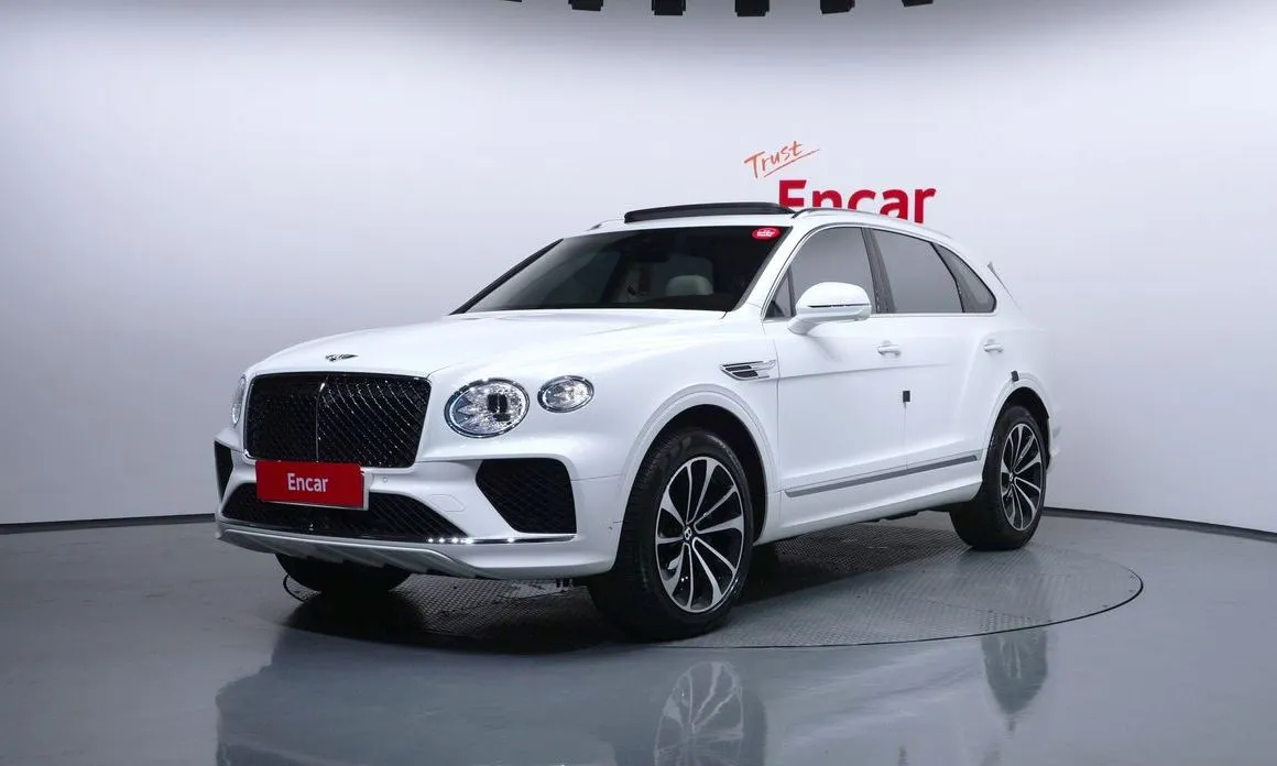 Bentley Bentayga — фото 1