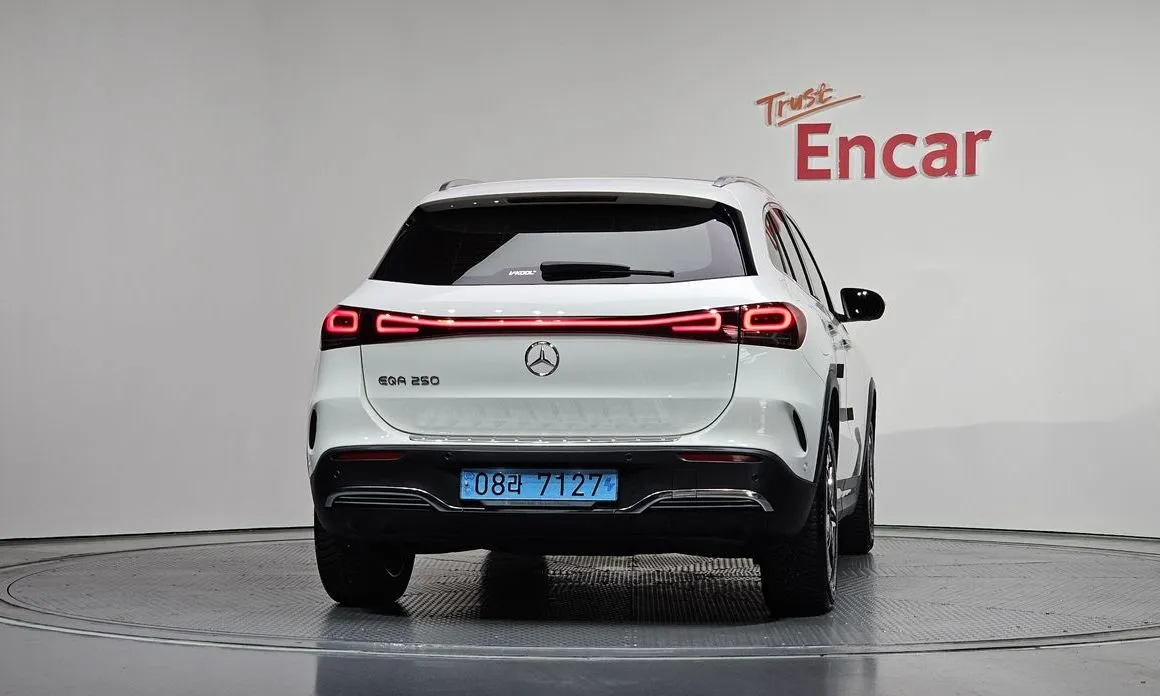 Mercedes-Benz EQA — фото 4