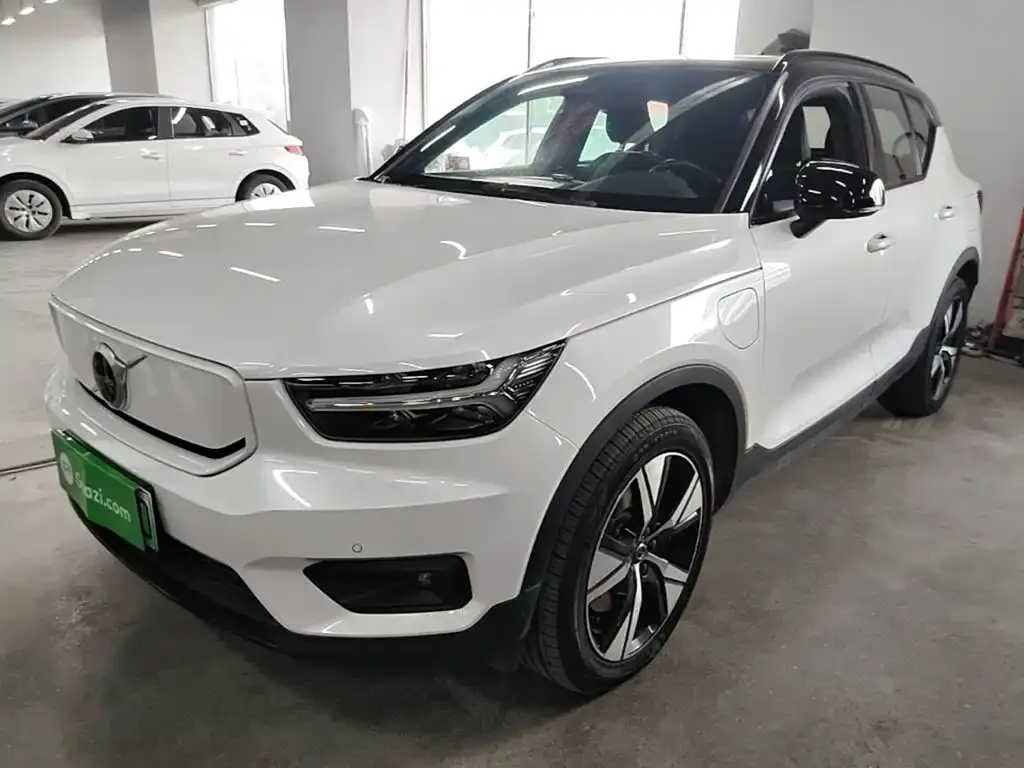 Volvo XC40 NEV — фото 1