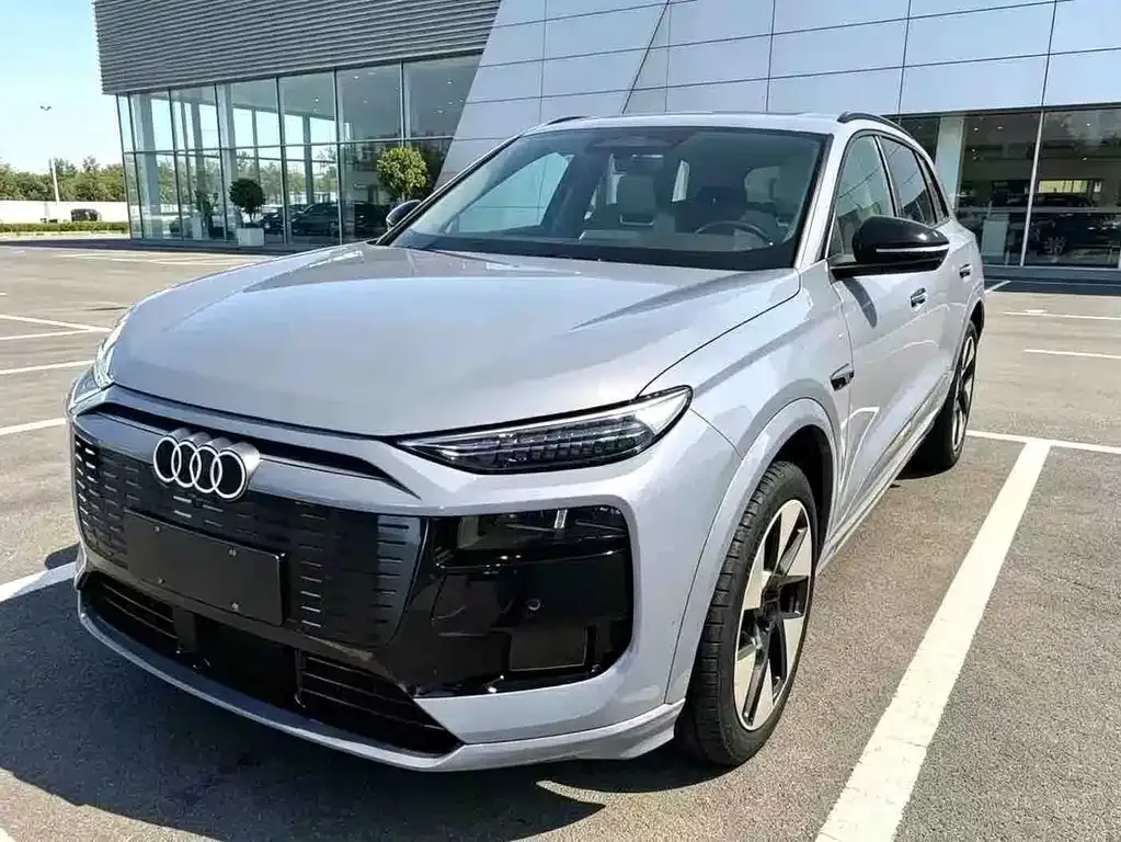 Audi Q4 e-tron — фото 9