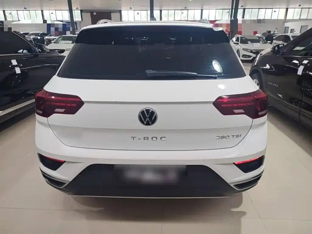 Volkswagen T-Roc — фото 10
