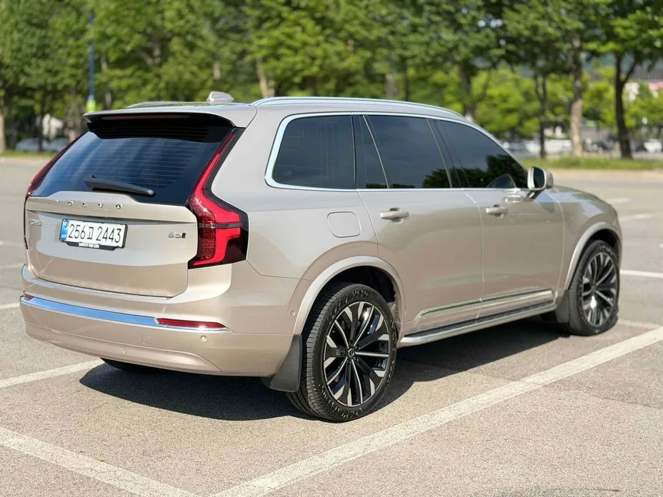 Volvo XC90 — фото 9